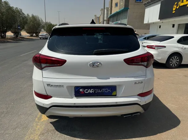 Car image 6