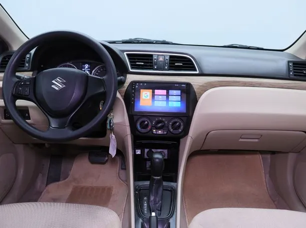 Car image 14