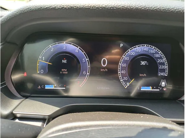 Car image 19