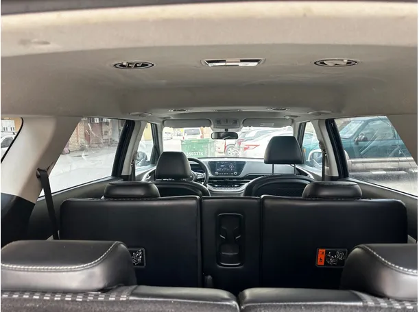Car image 25