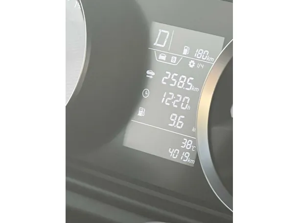 Car image 24