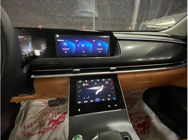 Car image 13