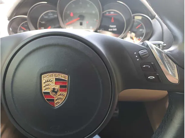 Car image 25