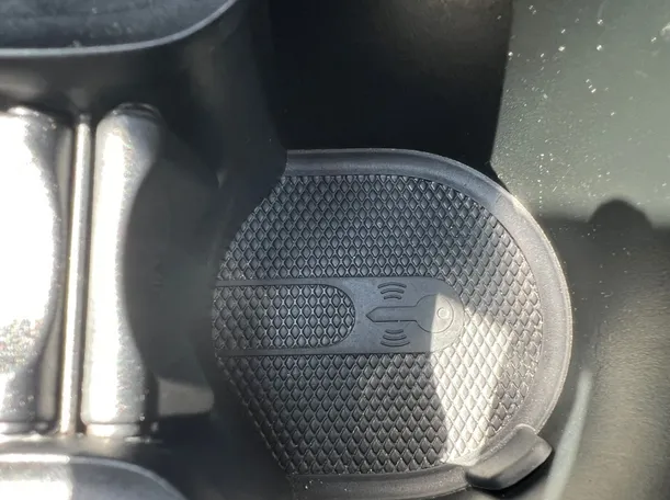 Car image 29
