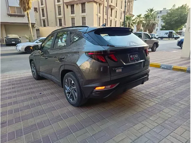 Car image 7