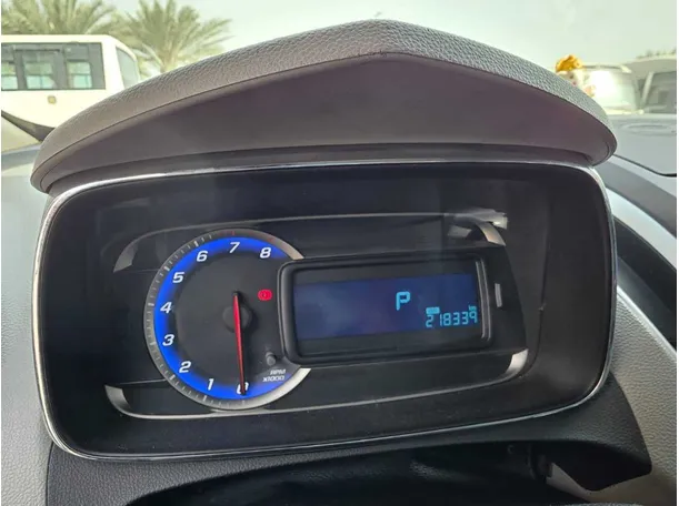 Car image 15