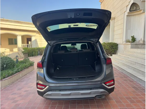 Car image 19