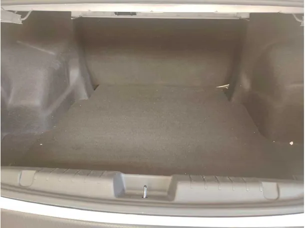Car image 29