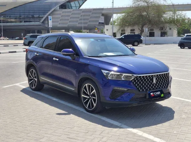 Car image 4