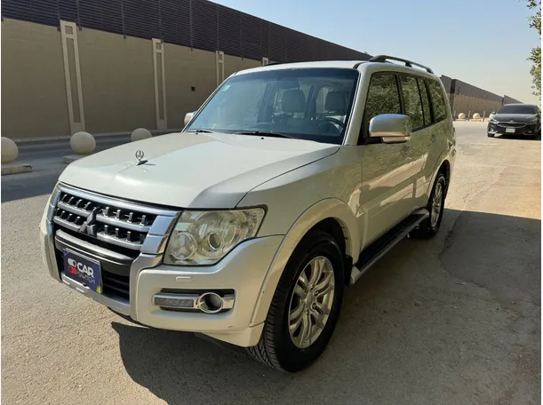 2017 Mitsubishi Pajero in KSA