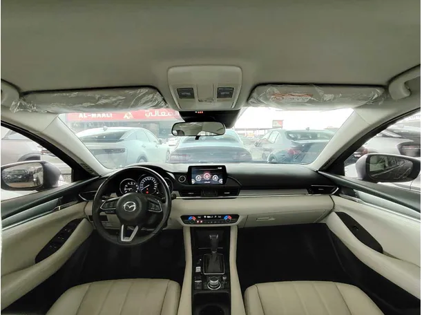 Car image 19