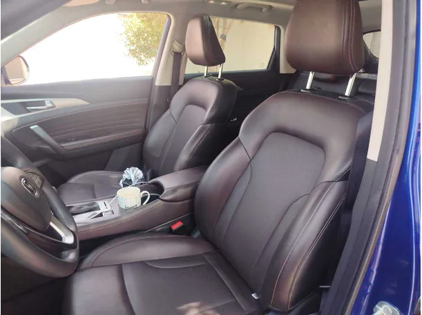 Car image 13