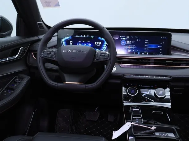 Car image 15
