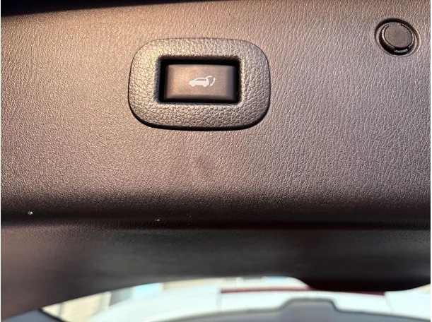Car image 29