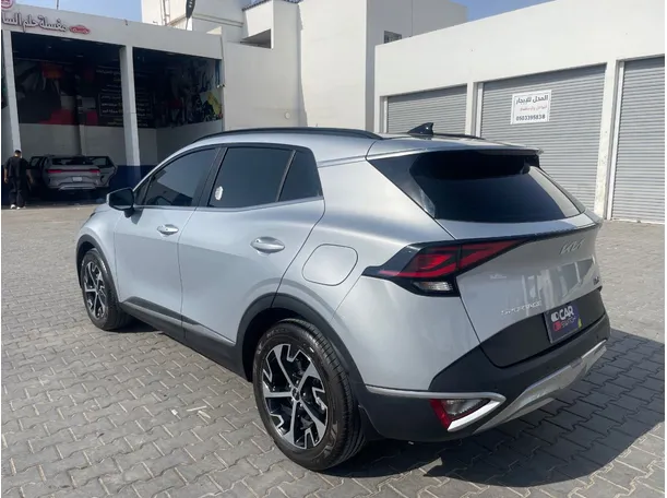 Car image 7