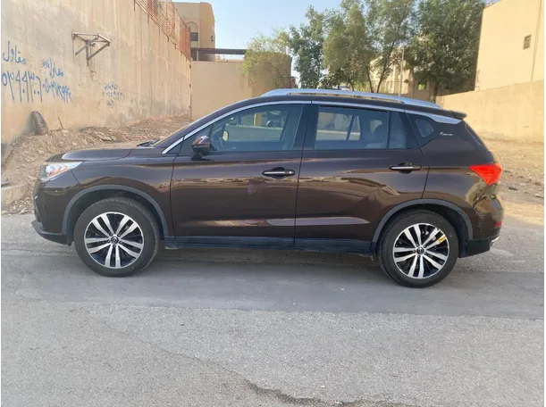 Car image 8