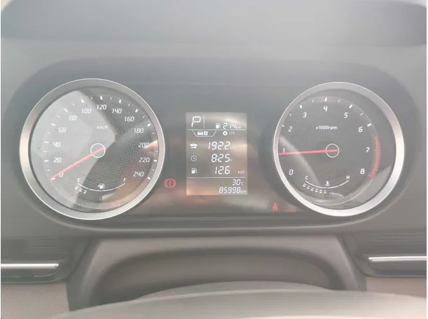 Car image 25