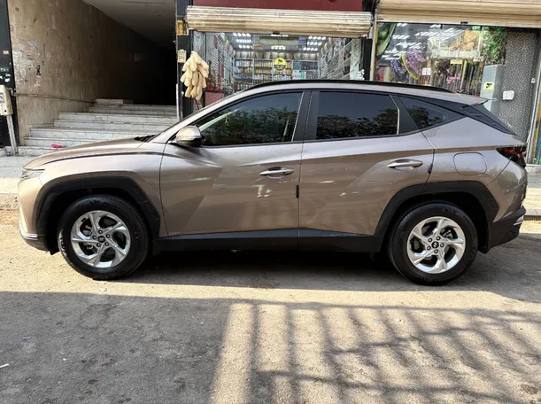 Car image 8
