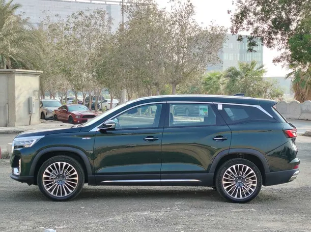 Car image 8