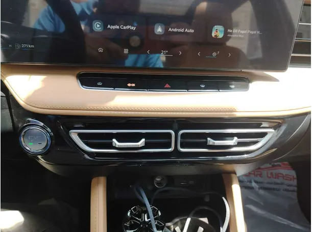 Car image 22