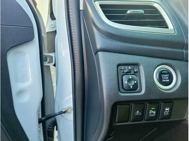 Car image 40