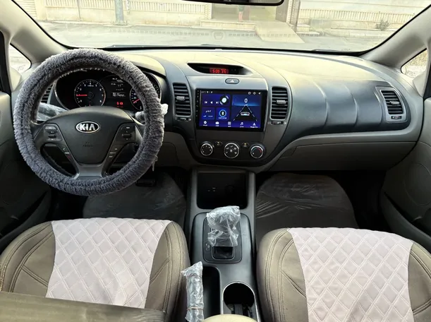 Car image 18