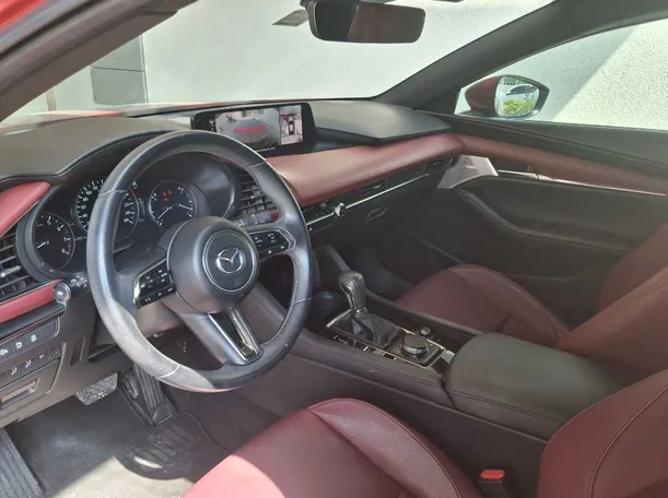Car image 11