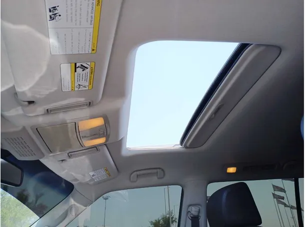 Car image 26