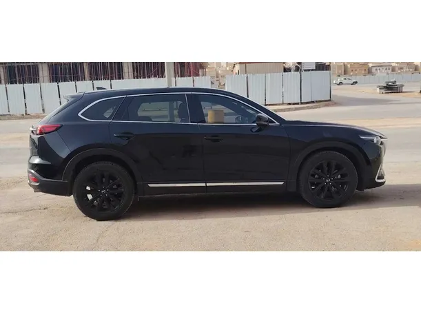 Car image 4