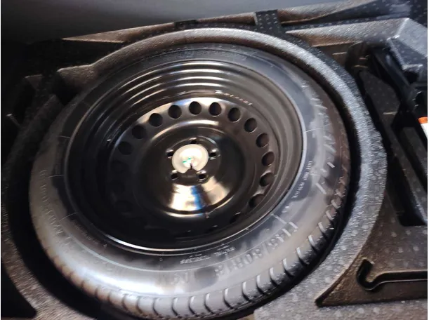 Car image 31