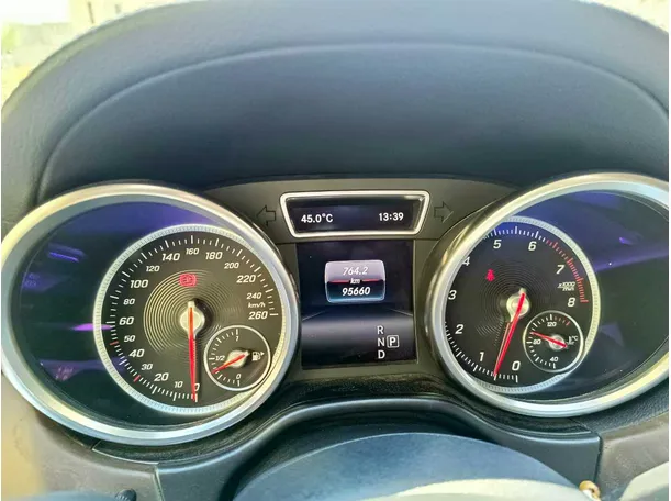 Car image 29