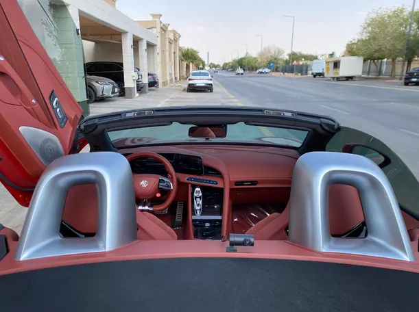 Car image 8