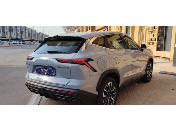Car image 5