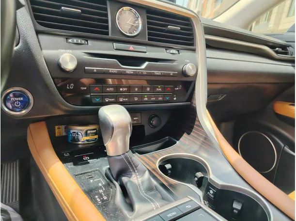 Car image 24