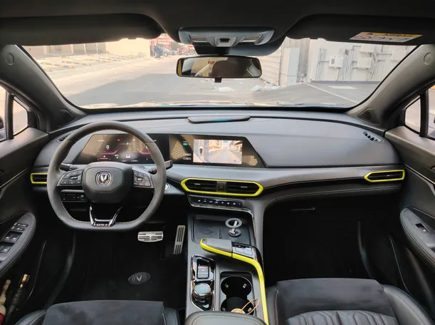 Car image 19