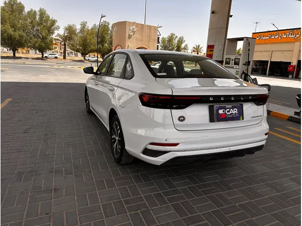 Car image 7