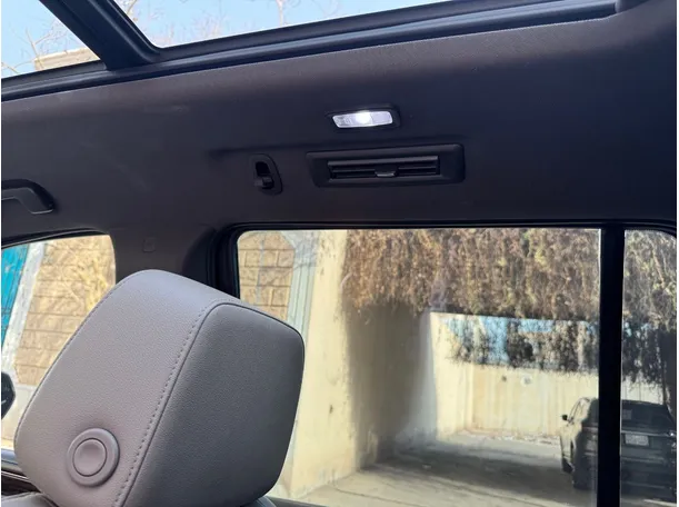 Car image 24