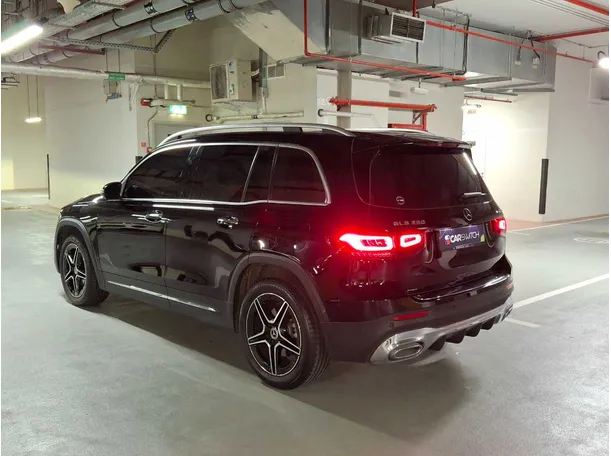 Car image 7
