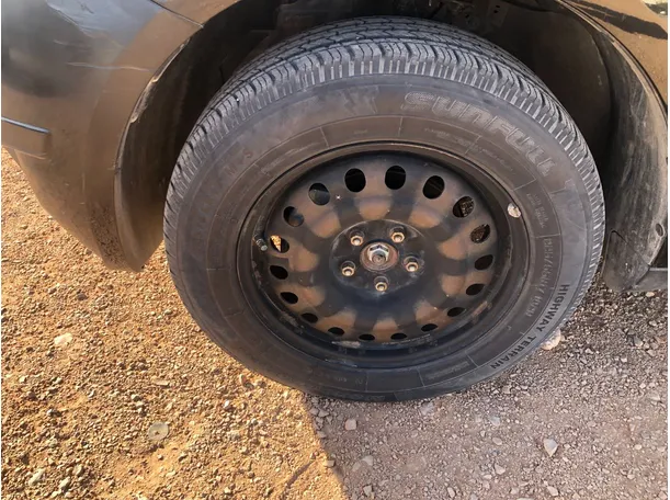 Car image 10