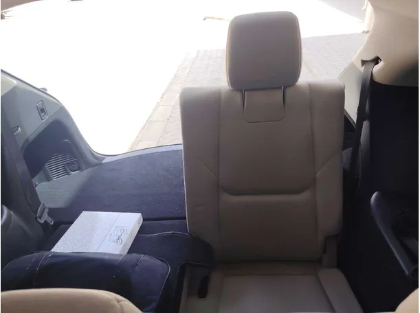 Car image 28