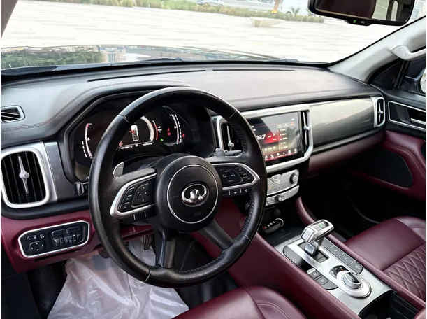 Car image 11