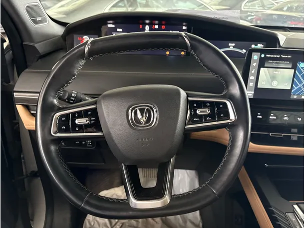 Car image 13