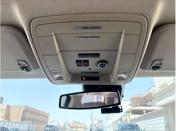 Car image 29