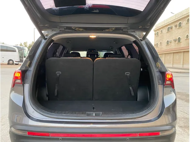 Car image 21
