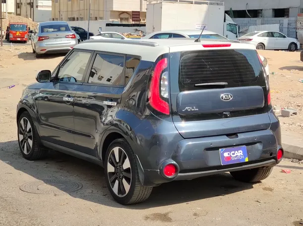 Car image 8