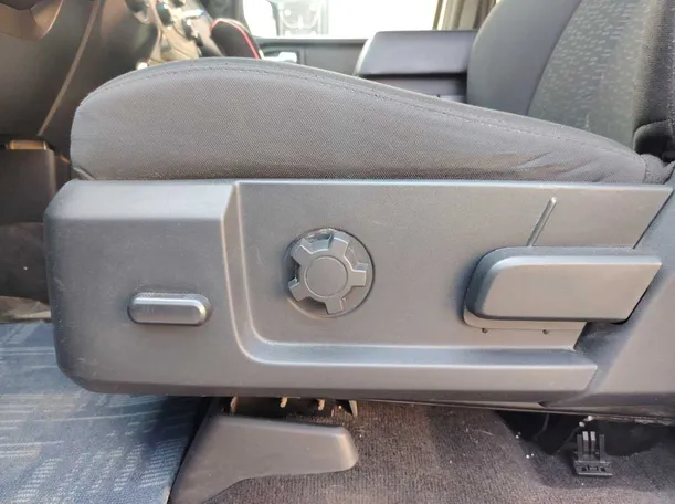 Car image 29