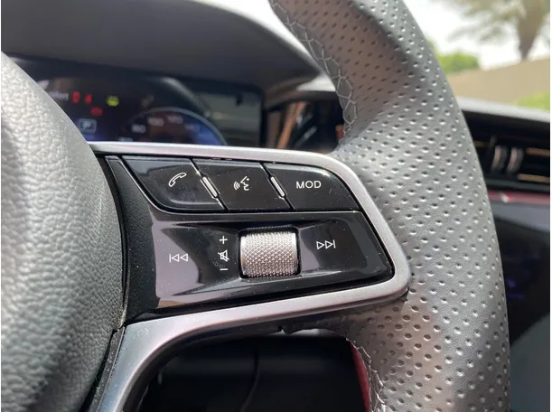 Car image 29