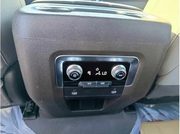 Car image 34