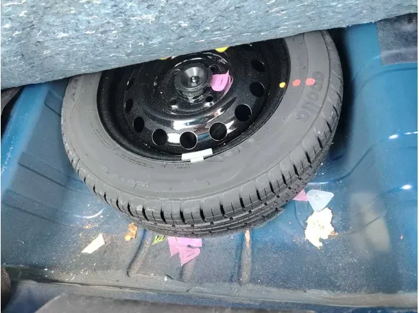 Car image 39