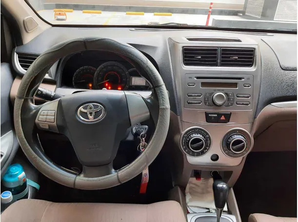 Car image 15